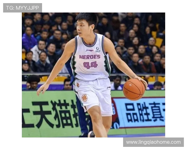 高诗岩的篮球之路：从青涩少年到赛场英雄的成长故事