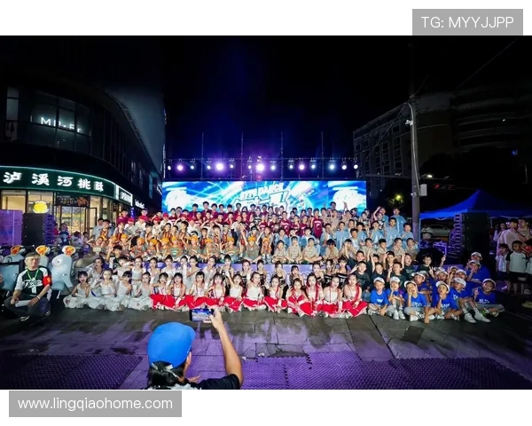 成都街舞队与上海街舞队赛后复盘探讨配合默契与舞台表现的精彩瞬间